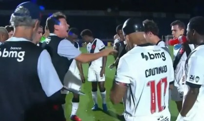 Diniz questionou movimentação dos jogadores do Vasco e expôs críticas que eles fizeram ao técnico anterior