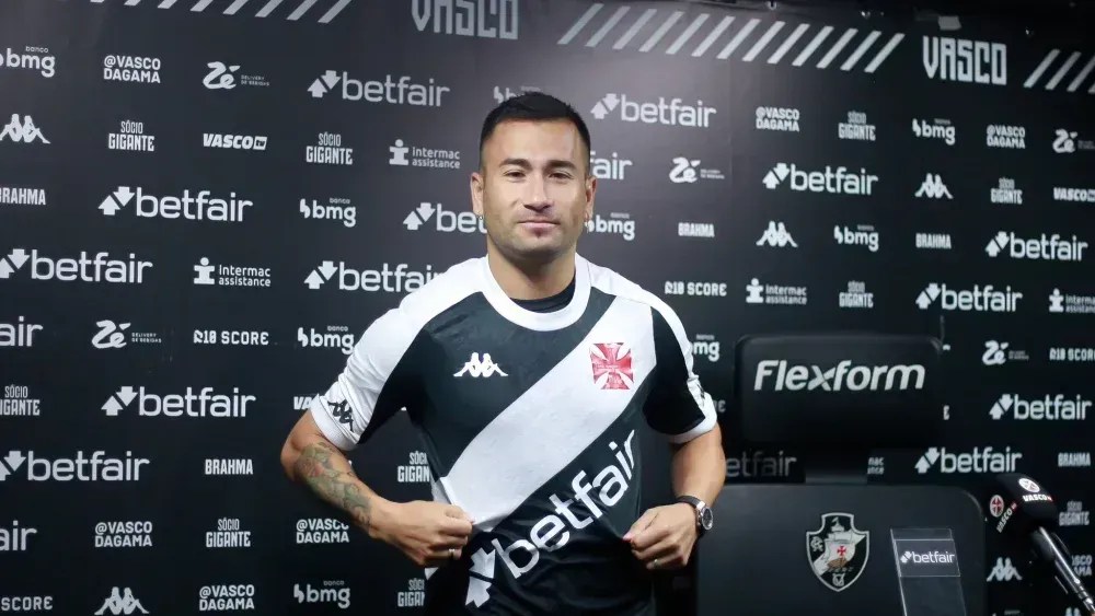 Jean David em apresentação pelo Vasco