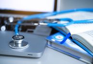 Médicos poderão ter CFM barrado por nota no Enamed? Entenda