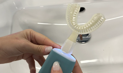 Escova inteligente limpa dentes em 20 segundos e detecta doenças