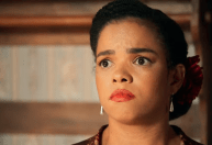 "Êta Mundo Melhor!": Dita canta com identidade falsa para ganhar dinheiro