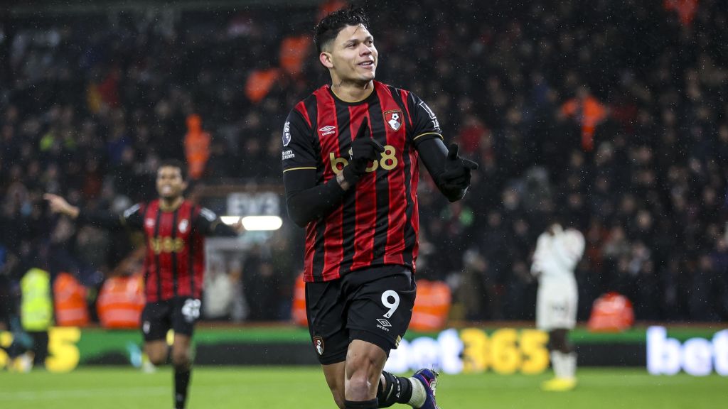 Evanilson abriu o placar para o Bournemouth no duelo contra o Liverpool