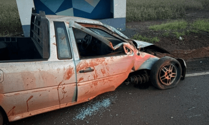 O acidente ocorreu em uma via municipal e causou o agravamento do estado de saúde da vítima esfaqueada