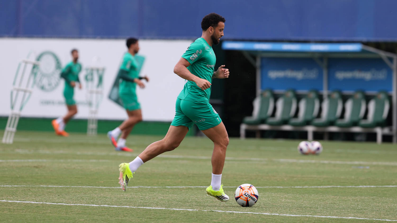 Felipe Anderson em treino do Palmeiras