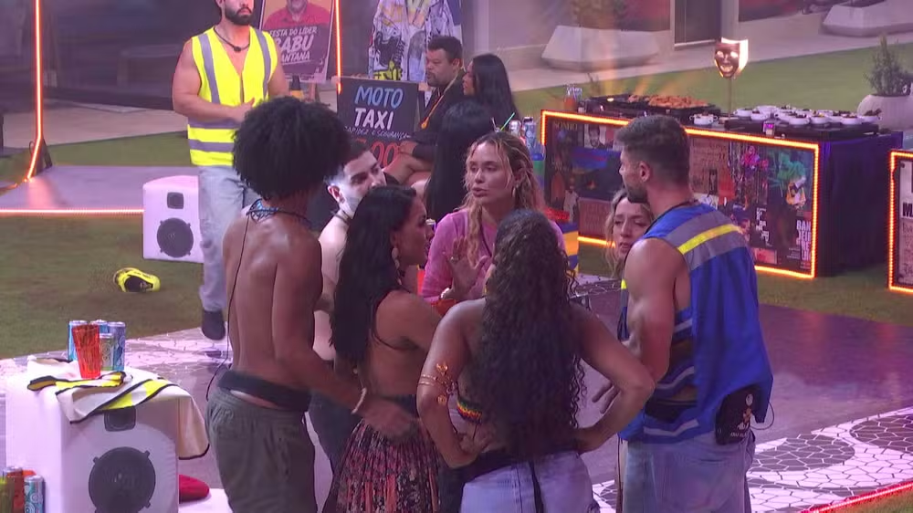 festa-bbb-26-jonas-marcelo-confusao