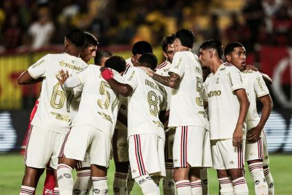 Jogadores do Flamengo antes do duelo com Volta Redonda pelo Carioca