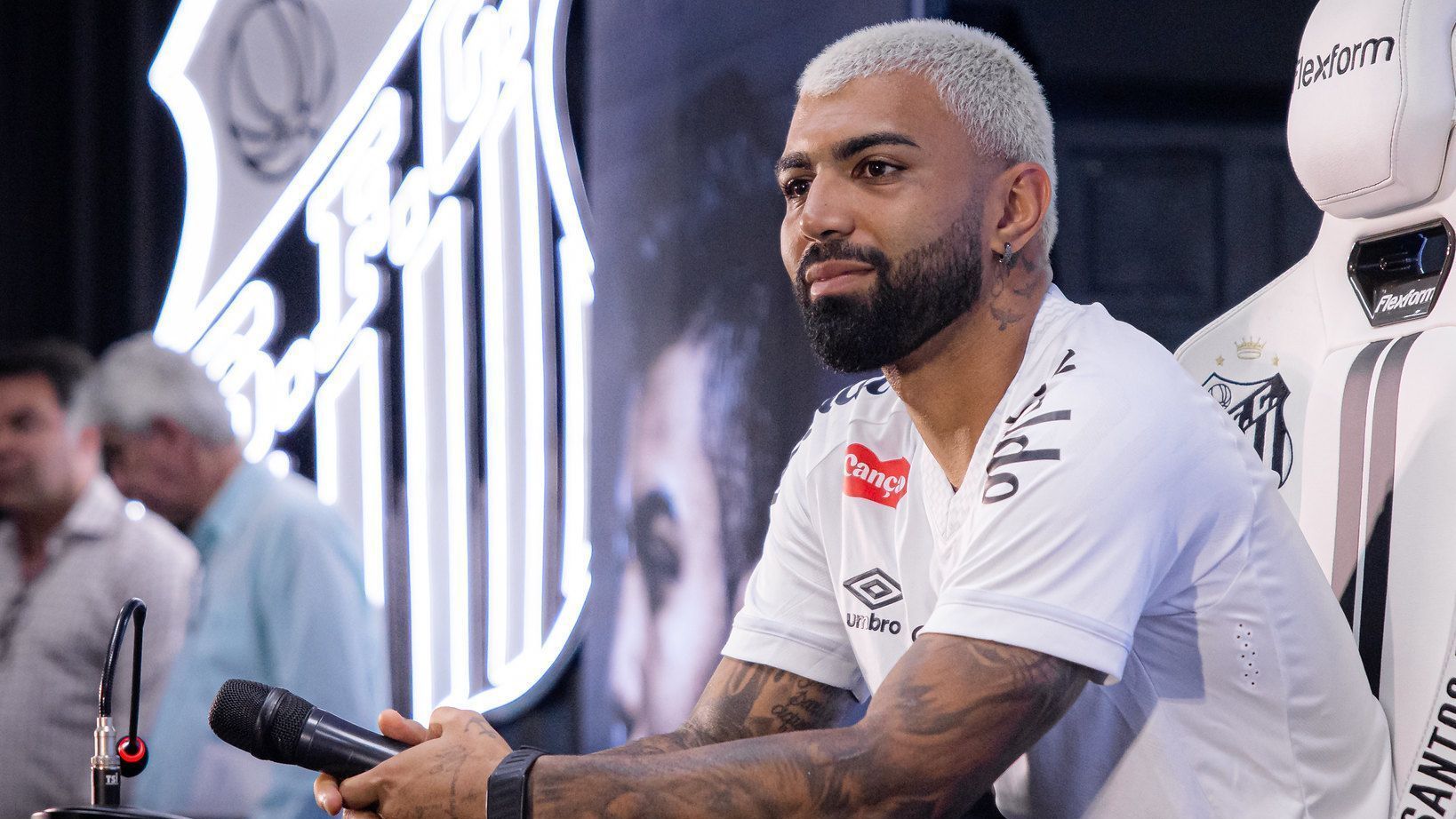 Gabigol em apresentação no Santos