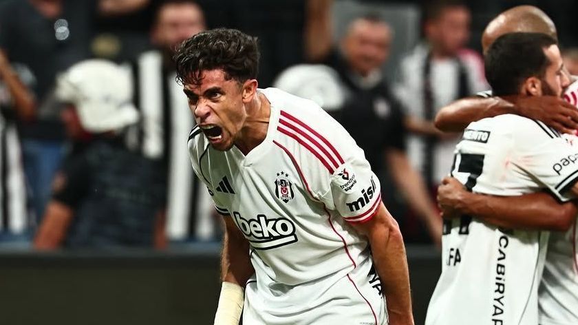 Gabriel Paulista deixou o Besiktas, da Turquia, e negocia com o Corinthians
