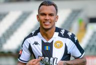 Nova chance: Gabriel Veron é anunciado por clube que formou CR7