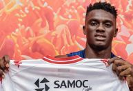 Haitiano Garrinsha, do Bangu, brilha contra Flamengo e faz golaço; veja