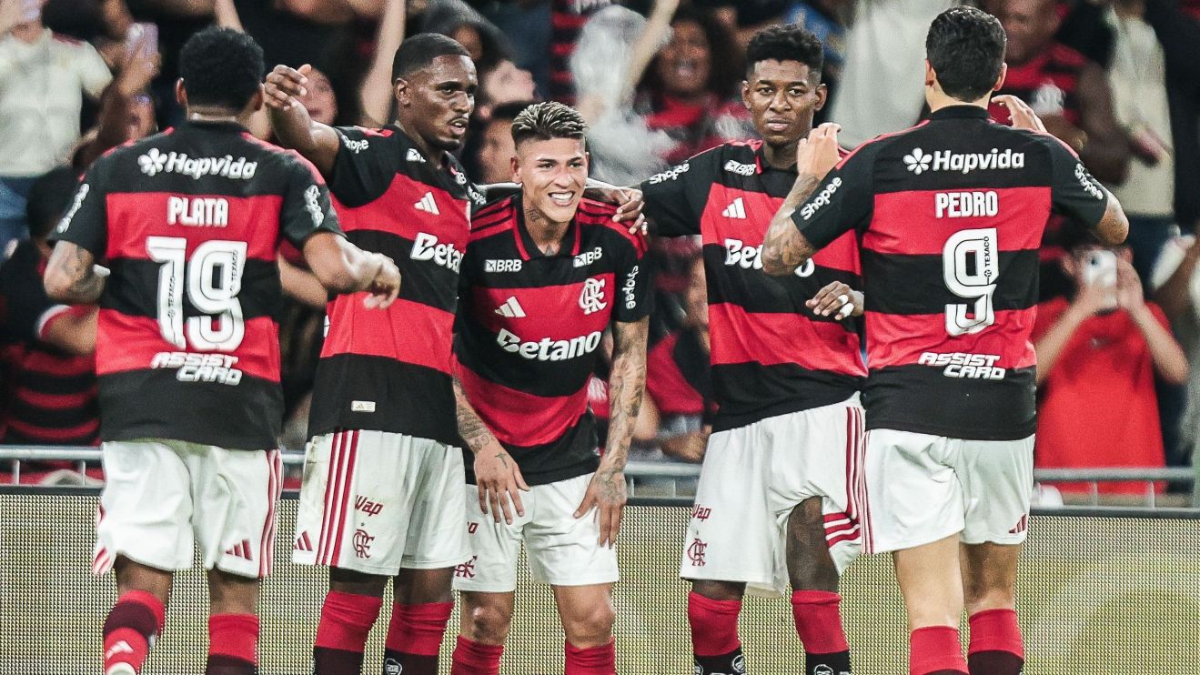 FLAMENGO RESPIRA NO CARIOCA! titulares entram, expulsão muda jogo e vitória sai no clássico
