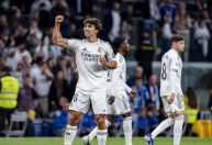 Gonzalo García marca três, Real Madrid goleia Betis e encosta no Barcelona