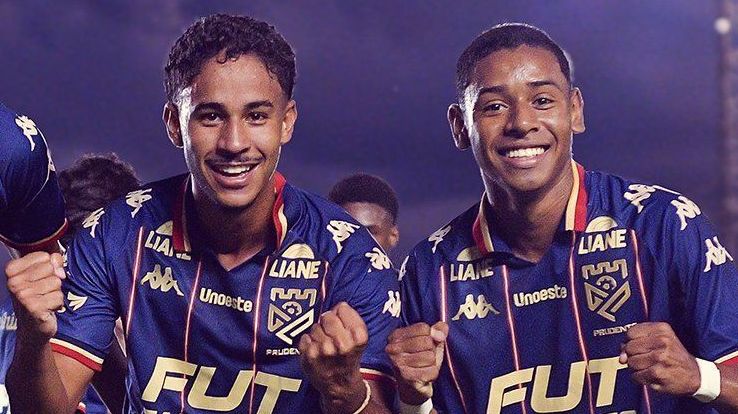 Jogadores do Grêmio Prudente comemoram gol na Copinha