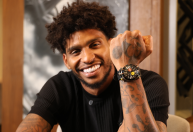 Hugo Souza lança relógio que homenageia torcida do Corinthians; veja valor