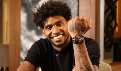 Hugo Souza lança relógio que homenageia torcida do Corinthians; veja valor