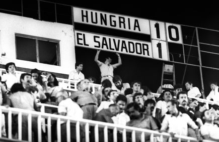 Placar da maior goleada da Copa do Mundo registra o massacre de Hungria sobre El Salvador, na Espanha
