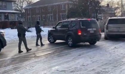 EUA: Mulher morta a tiros por agente de imigração seria cidadã americana