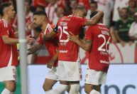 Internacional vence o Grêmio pelo Gauchão em clássico de seis gols