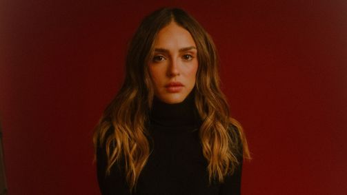 Isabelle Drummond vive primeira vilã da carreira em "Coração Acelerado"
