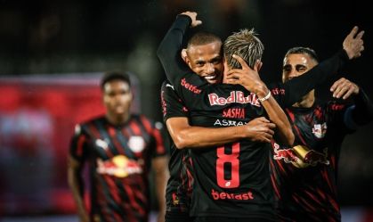 Jhon Jhon comemora gol contra o Corinthians