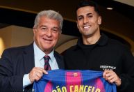 Barcelona apaga e atrasa em três horas o anúncio de João Cancelo; entenda