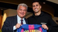 Barcelona apaga e atrasa em três horas o anúncio de João Cancelo; entenda