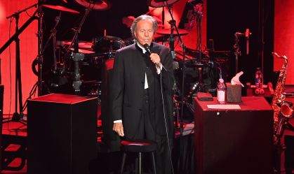 Julio Iglesias nega acusações de abuso sexual de ex-empregadas domésticas