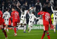 Juventus vence Benfica e sobe na tabela da Champions League
