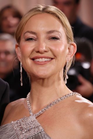 Kate Hudson no Globo de Ouro 2026 • John Shearer/WireImage