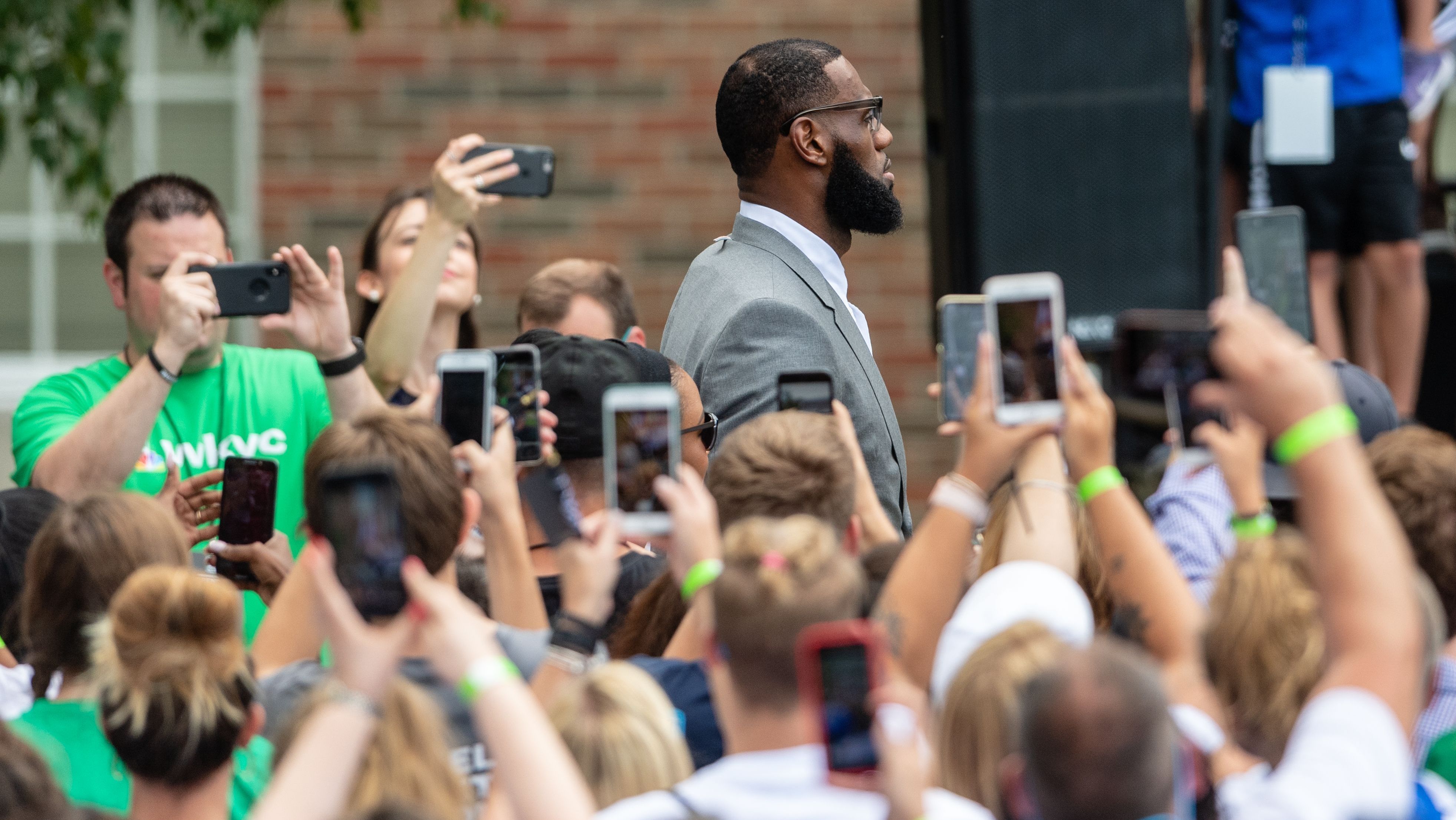 LeBron James na inauguração da I Promise School, em 2018, na cidade de Akron, Ohio • Jason Miller/Getty Images