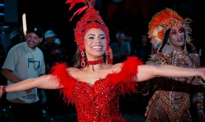 Lexa é a rainha de bateria da Dragões da Real