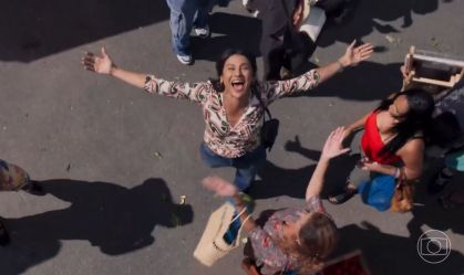 Dira Paes faz referência a "Salve Jorge" em capítulo de "Três Graças"