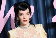 Lily Allen abre o jogo sobre readaptação das filhas após volta à Inglaterra