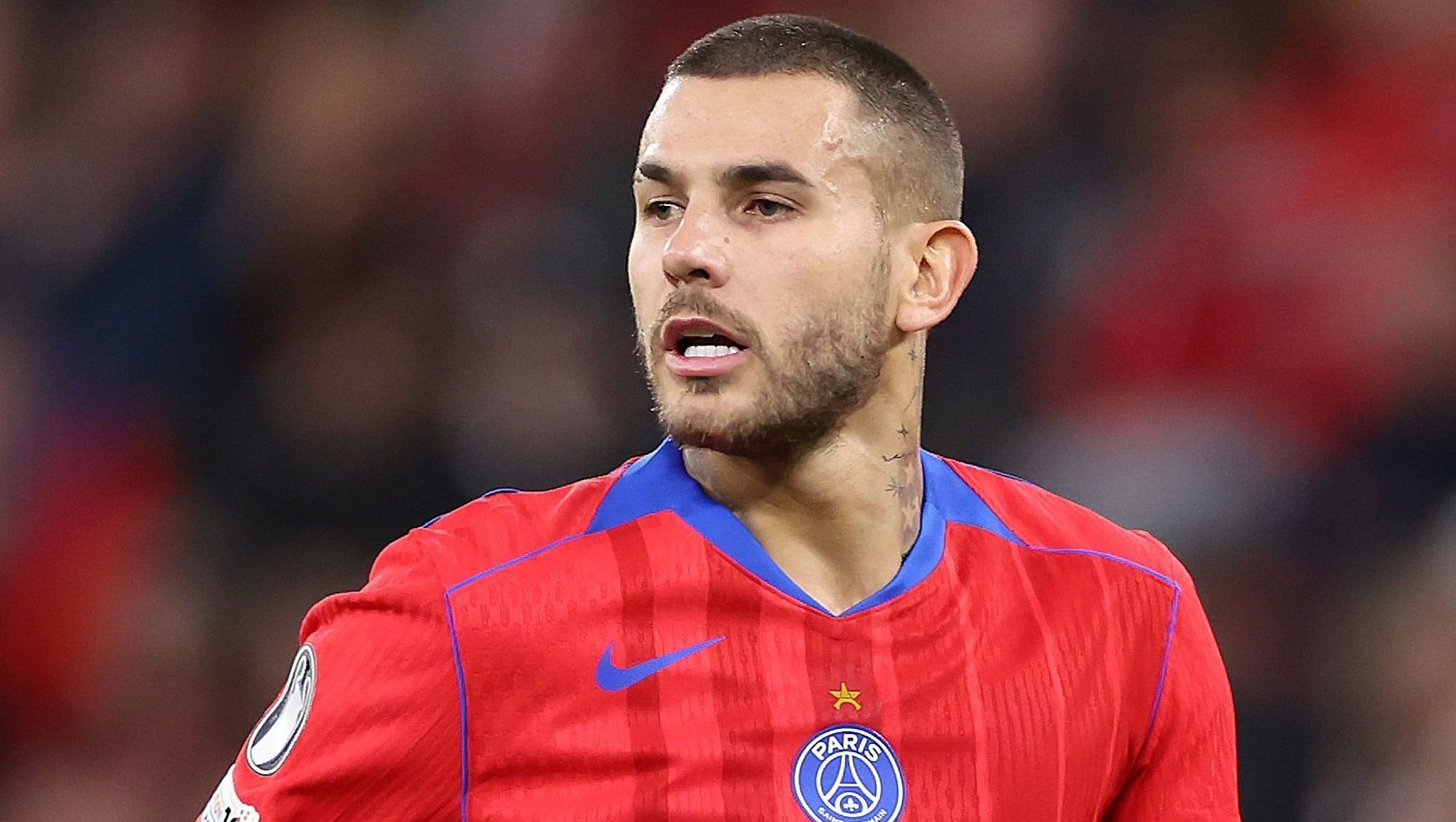 Lucas Hernández em partida do PSG