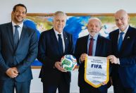Presidentes de Fifa e CBF se reúnem com Lula para discutir Copa Feminina