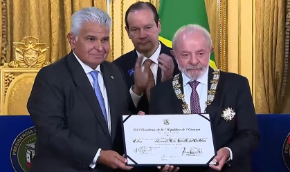 Lula recebe maior honraria do Panamá em viagem ao país