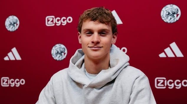Maximilian Ibrahimovic assinou contrato de empréstimo com o Ajax