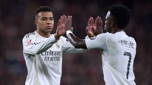 Mbappé e Vinicius Júnior comemoram gol do Real Madrid