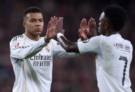 Mbappé pede apoio a Vinicius Júnior em meio a fase ruim do Real Madrid