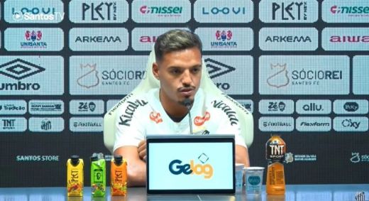 Gabriel Menino abordou a passagem apagada pelo Atlético durante apresentação no Santos