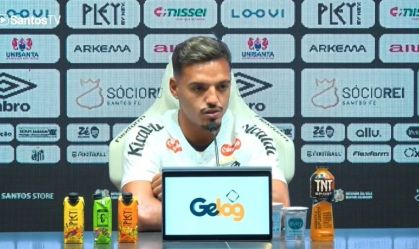 Gabriel Menino abordou a passagem apagada pelo Atlético durante apresentação no Santos
