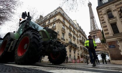 Protesto contra acordo de livre comércio entre União Europeia e Mercosul, em Paris, na França, em 08/01/2026