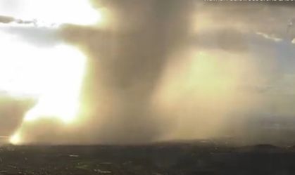 O que é a microexplosão atmosférica, que pode arrasar uma cidade com ventos