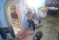 Mulher com criança no colo é assassinada com facada em São Paulo