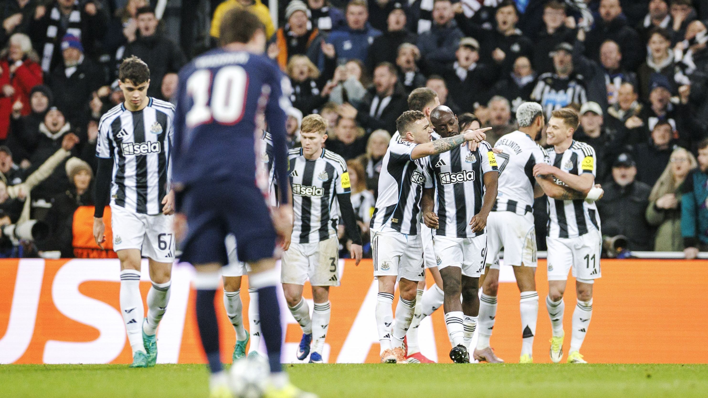 Newcastle venceu o PSV na Champions League
