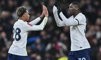 Franceses do Tottenham sofrem acidente antes de decisão na Champions League