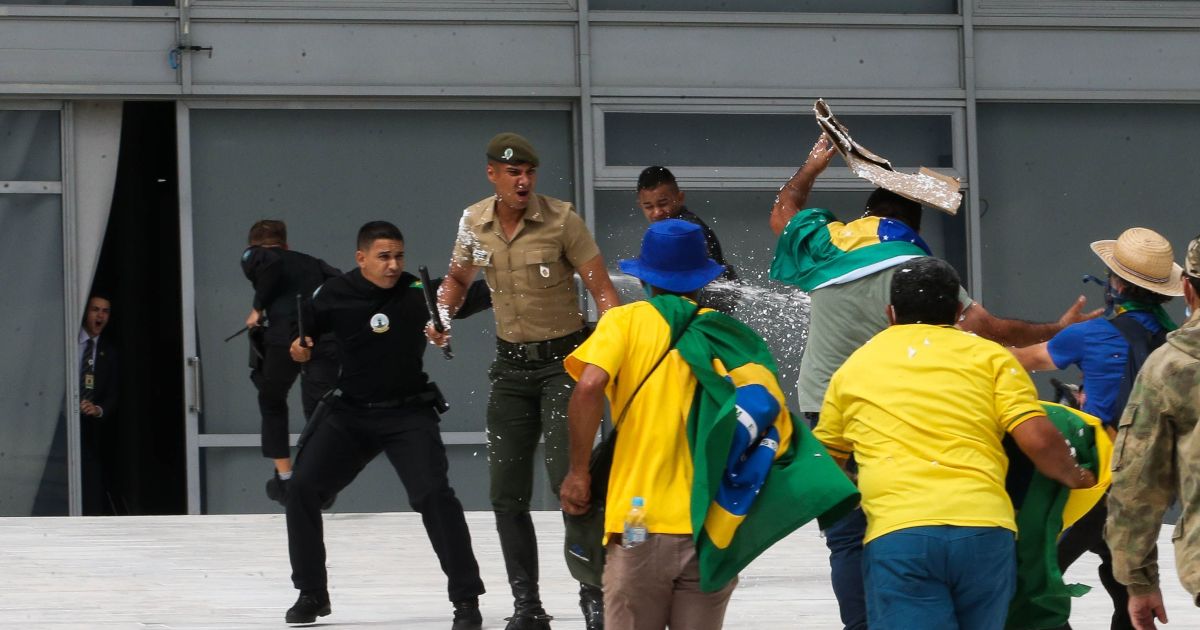 Análise: Relato de ex-chefe da FAB expõe crise militar na trama golpista