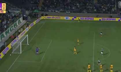 Quarto gol do Palmeiras foi confirmado mesmo sem a bola cruzar a linha da meta