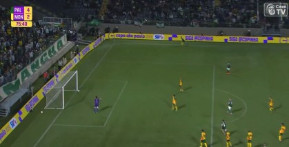 Quarto gol do Palmeiras foi confirmado mesmo sem a bola cruzar a linha da meta