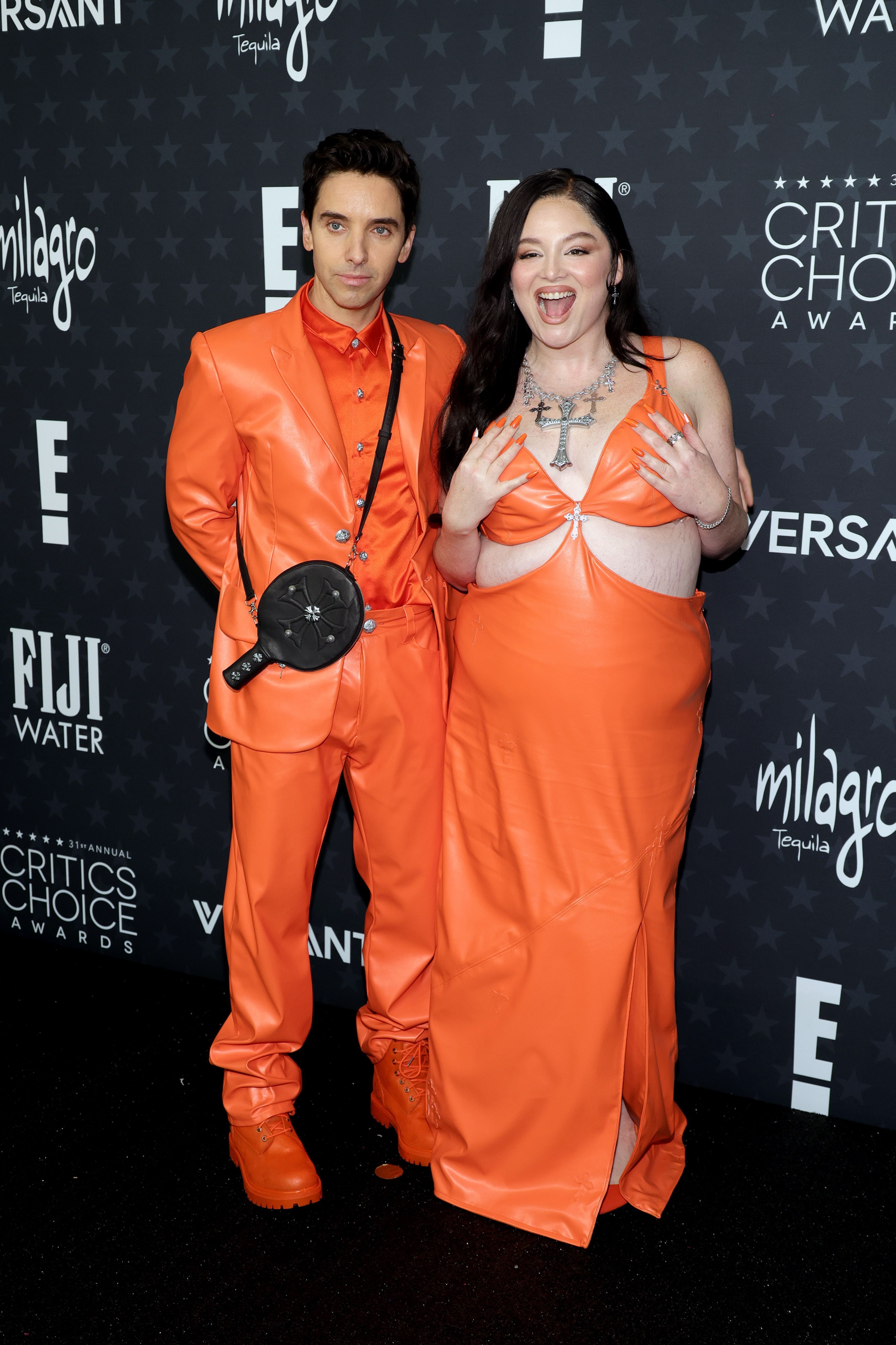Paul W. Downs e Megan Stalter no Critics Choice Awards • Brianna Bryson/WireImage